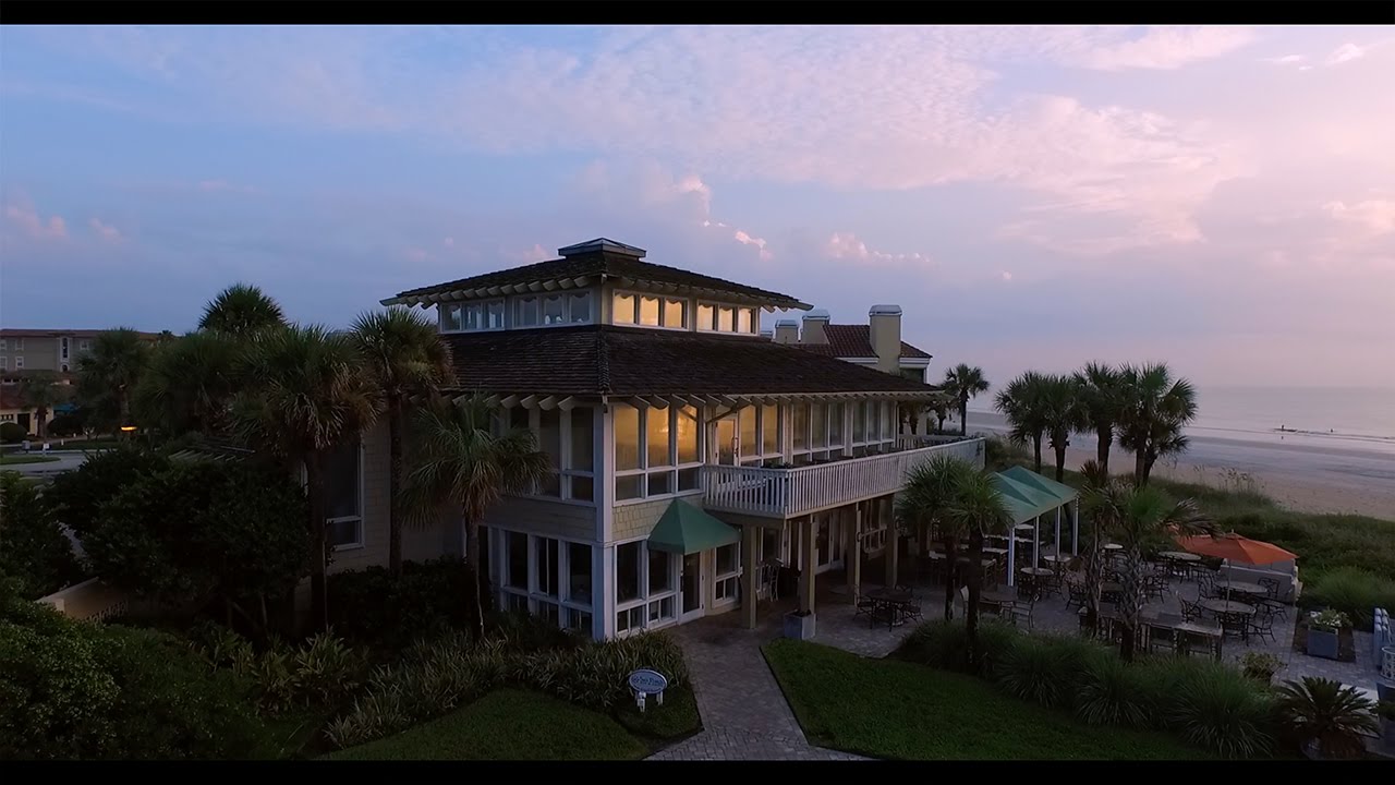 Always warm. Always Welcoming. Florida getaways at Sawgrass Marriott Golf Resort & Spa